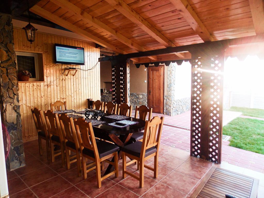 Vila Sofia Haţeg Exteriör bild